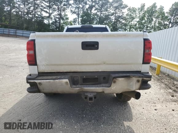 ✅ 2015 Chevrolet Silverado 2500HD LT • VIN: 1GC1KVE80FF553585 • Lot: 53272545. Listed on Copart with 212,953 mi. Free auction sales archive from the USA and detailed vehicle history report at DreamBid. Image 6.