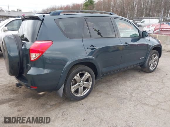 ✅ 2008 Toyota RAV4 Sport • VIN: JTMBK32V586043805 • Lot: 42062081. Listed on IAAI with 116,287 mi. Free auction sales archive from the USA and detailed vehicle history report at DreamBid. Image 4.