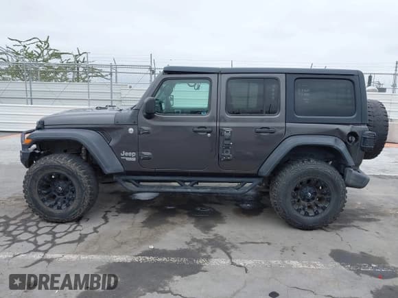 ✅ 2020 Jeep Wrangler Unlimited Sport S • VIN: 1C4HJXDG0LW140048 • Лот: 42985561. Опубликован ранее на IAAI с пробегом 67 636 миль. Бесплатный доступ к архиву аукционных продаж из США и подробный отчёт об истории автомобиля на DreamBid. Изображение 14.