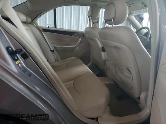 ✅ 2005 Mercedes-Benz C 240 • VIN: WDBRF81J15F665925 • Lot: 65259955. Wystawiony na Copart z przebiegiem 72 379 mil. Bezpłatny archiwum sprzedaży aukcyjnych z USA i szczegółowy raport historii pojazdu na DreamBid. Zdjęcie 10.