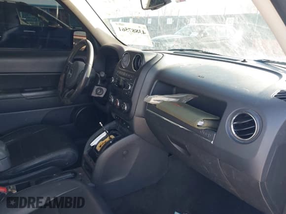 ✅ 2016 Jeep Patriot High Altitude • VIN: 1C4NJRFB8GD522782 • Lot: 43887561. Listed on IAAI with 109,374 mi. Free auction sales archive from the USA and detailed vehicle history report at DreamBid. Image 5.