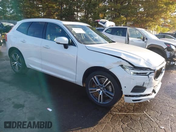 ✅ 2019 Volvo XC60 Momentum • VIN: LYVA22RK6KB206864 • Lot: 43508437. Wystawiony na IAAI z przebiegiem 63 279 mil. Bezpłatny archiwum sprzedaży aukcyjnych z USA i szczegółowy raport historii pojazdu na DreamBid. Zdjęcie 1.