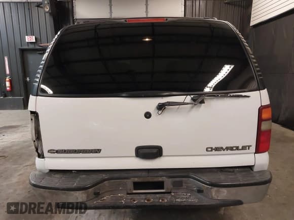 ✅ 2002 Chevrolet Suburban LT • VIN: 3GNFK16Z32G332066 • Лот: 41694175. Опубликован ранее на IAAI с пробегом 326 044 миль. Бесплатный доступ к архиву аукционных продаж из США и подробный отчёт об истории автомобиля на DreamBid. Изображение 16.