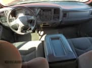 ✅ 2003 Chevrolet Silverado 2500HD LS • VIN: 1GCHK29G33E239431 • Lot: 54383905. Wystawiony na Copart z przebiegiem 71 232 mil. Bezpłatny archiwum sprzedaży aukcyjnych z USA i szczegółowy raport historii pojazdu na DreamBid. Zdjęcie 8.