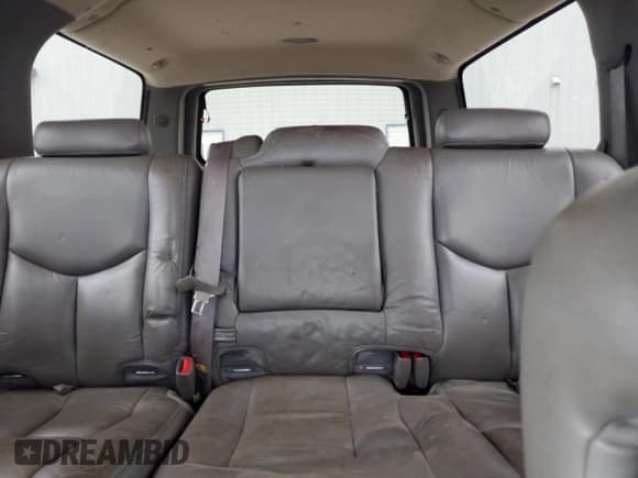 ✅ 2003 Chevrolet Suburban LT • VIN: 1GNFK16Z63J268766 • Lot: 54192505. Wystawiony na Copart z przebiegiem 236 968 mil. Bezpłatny archiwum sprzedaży aukcyjnych z USA i szczegółowy raport historii pojazdu na DreamBid. Zdjęcie 10.