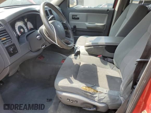 2005 Dodge Dakota ST with VIN 1D7HE28K85S210384, listed as a Copart auction lot 67115135 with 225,376 mi miles and Salvage title. Bid and sale history available at DreamBid. Image 7.