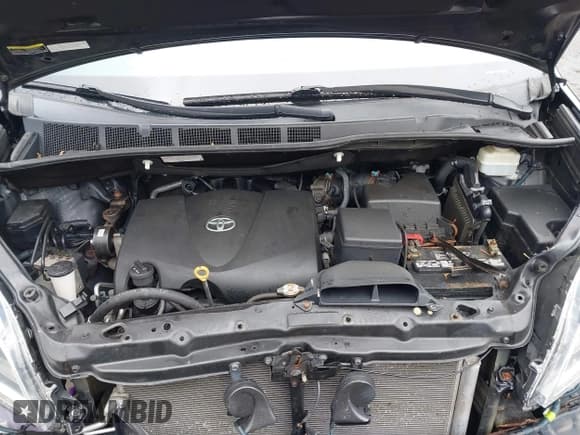 ✅ 2019 Toyota Sienna XLE • VIN: 5TDDZ3DC0KS225564 • Лот: 41973012. Опубликован ранее на IAAI с пробегом 71 858 миль. Бесплатный доступ к архиву аукционных продаж из США и подробный отчёт об истории автомобиля на DreamBid. Изображение 10.