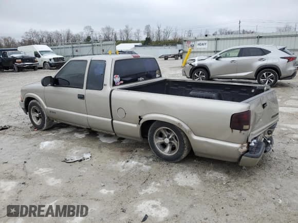 ✅ 1998 Chevrolet S-10 LS • VIN: 1GCCS1941W8238856 • Лот: 81976454. Опубликован ранее на Copart с пробегом 366 969 миль. Бесплатный доступ к архиву аукционных продаж из США и подробный отчёт об истории автомобиля на DreamBid. Изображение 2.