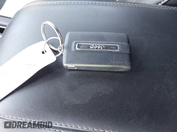 ✅ 2023 Jeep Grand Cherokee Laredo • VIN: 1C4RJJAG0P8106160 • Лот: 43126366. Опубликован ранее на IAAI с пробегом 26 328 миль. Бесплатный доступ к архиву аукционных продаж из США и подробный отчёт об истории автомобиля на DreamBid. Изображение 11.