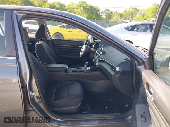 ✅ 2020 Nissan Altima S • VIN: 1N4BL4BW5LC276417 • Lot: 42268329. Wystawiony na IAAI z przebiegiem 80 796 mil. Bezpłatny archiwum sprzedaży aukcyjnych z USA i szczegółowy raport historii pojazdu na DreamBid. Zdjęcie 5.