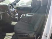 ✅ 2021 Chevrolet Silverado 1500 LT • VIN: 1GCPYJEKXMZ390145 • Lot: 66946484. Wystawiony na Copart z przebiegiem Nie podano. Bezpłatny archiwum sprzedaży aukcyjnych z USA i szczegółowy raport historii pojazdu na DreamBid. Zdjęcie 7.