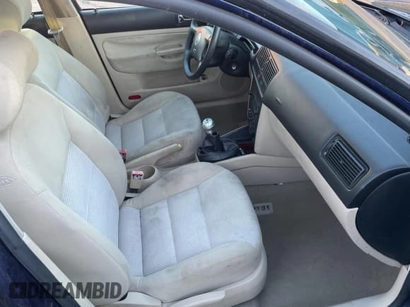 ✅ 2004 Volkswagen Golf GLS • VIN: 9BWGL61J744003921 • Лот: 80755834. Опубликован ранее на Copart с пробегом 145 539 миль. Бесплатный доступ к архиву аукционных продаж из США и подробный отчёт об истории автомобиля на DreamBid. Изображение 5.