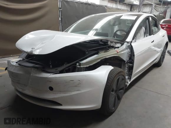 ✅ 2024 Tesla Model 3 • VIN: 5YJ3E1EA9RF836300 • Лот: 41988009. Опубликован ранее на IAAI с пробегом 9 989 миль. Бесплатный доступ к архиву аукционных продаж из США и подробный отчёт об истории автомобиля на DreamBid. Изображение 21.
