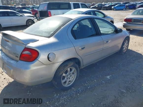 2004 Dodge Neon SXT z VIN 1B3ES56C94D526657, wystawiony jako IAAI lot #41851474 z przebiegiem 203 964 mil mil oraz . Historia ofert i sprzedaży dostępna na DreamBid. Obrazek 4.