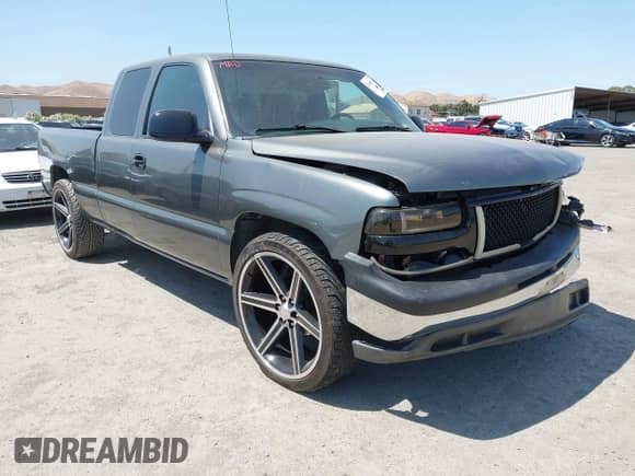 ✅ 2001 Chevrolet Silverado 1500 LT • VIN: 1GCEC19TX1Z142546 • Lot: 42408473. Wystawiony na IAAI z przebiegiem Nie podano mil. Skorzystaj z bezpłatnego archiwum sprzedaży aukcyjnych z USA i zobacz szczegółowy raport historii pojazdu na DreamBid. Zdjęcie 1.