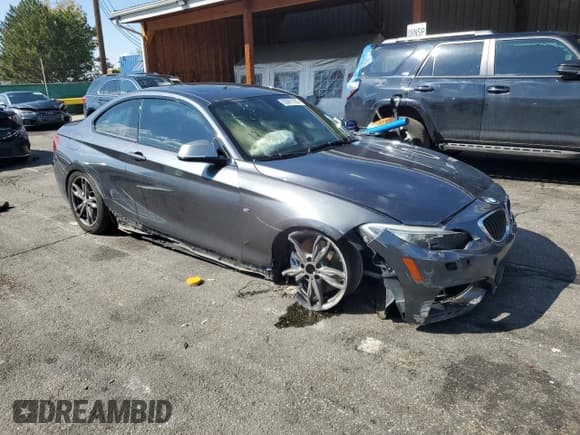 ✅ 2014 BMW 2 Series M235i • VIN: WBA1J7C58EV253026 • Lot: 83981165. Wystawiony na Copart z przebiegiem 74 546 mil. Bezpłatny archiwum sprzedaży aukcyjnych z USA i szczegółowy raport historii pojazdu na DreamBid. Zdjęcie 4.