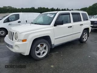 ✅ 2008 Jeep Patriot Limited • VIN: 1J8FF48W88D516953 • Lot: 63990645. Wystawiony na Copart z przebiegiem 108 369 mil. Bezpłatny archiwum sprzedaży aukcyjnych z USA i szczegółowy raport historii pojazdu na DreamBid. Zdjęcie 1.