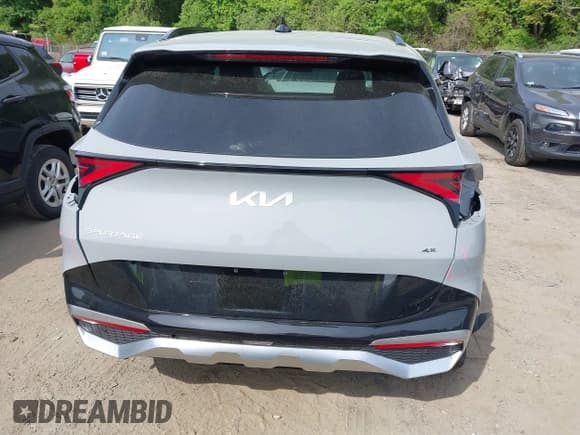 ✅ 2024 Kia Sportage SX-Prestige • VIN: 5XYK5CDF6RG228117 • Lot: 42344610. Listed on IAAI with 6,934 mi. Free auction sales archive from the USA and detailed vehicle history report at DreamBid. Image 17.