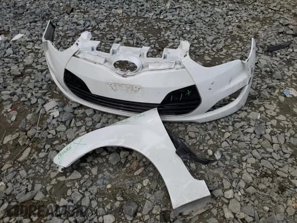 ✅ 2013 Hyundai Veloster w/Gray Int • VIN: KMHTC6AD2DU164868 • Lot: 53873024. Wystawiony na Copart z przebiegiem 103 212 mil. Bezpłatny archiwum sprzedaży aukcyjnych z USA i szczegółowy raport historii pojazdu na DreamBid. Zdjęcie 12.