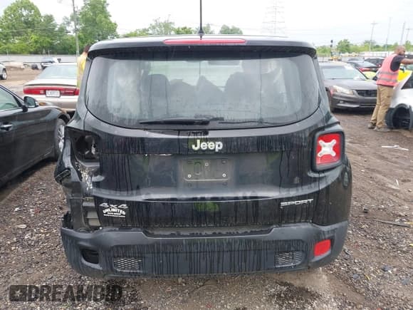 ✅ 2017 Jeep Renegade Sport • VIN: ZACCJBAB9HPF85169 • Лот: 42436578. Опубликован ранее на IAAI с пробегом Не указан. Бесплатный доступ к архиву аукционных продаж из США и подробный отчёт об истории автомобиля на DreamBid. Изображение 15.