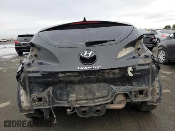 ✅ 2014 Hyundai Veloster • VIN: KMHTC6AD5EU212008 • Lot: 85195024. Wystawiony na Copart z przebiegiem 141 750 mil. Bezpłatny archiwum sprzedaży aukcyjnych z USA i szczegółowy raport historii pojazdu na DreamBid. Zdjęcie 6.
