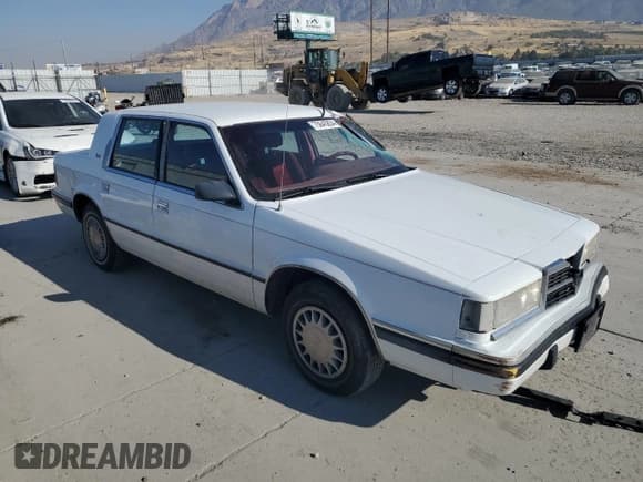 ✅ 1993 Dodge Dynasty • VIN: 1B3XC4632PD153627 • Lot: 75645834. Listed on Copart with 199,336 mi. Free auction sales archive from the USA and detailed vehicle history report at DreamBid. Image 4.