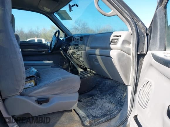 ✅ 2000 Ford F-350 XL • VIN: 1FTSF31FXYEB68772 • Лот: 43580505. Опубликован ранее на IAAI с пробегом 203 362 миль. Бесплатный доступ к архиву аукционных продаж из США и подробный отчёт об истории автомобиля на DreamBid. Изображение 5.