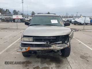 ✅ 2000 Chevrolet Blazer LT • VIN: 1GNDT13W3Y2367500 • Lot: 41617129. Wystawiony na IAAI z przebiegiem 205 794 mil. Bezpłatny archiwum sprzedaży aukcyjnych z USA i szczegółowy raport historii pojazdu na DreamBid. Zdjęcie 6.