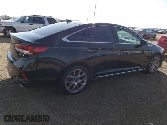✅ 2018 Hyundai Sonata Limited Plus • VIN: 5NPE34AB5JH661967 • Lot: 41318323. Listed on Copart with 104,556 mi. Free auction sales archive from the USA and detailed vehicle history report at DreamBid. Image 3.