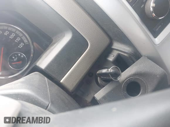 ✅ 2009 Dodge 1500 Laramie • VIN: 1D3HV13T89J518274 • Lot: 42635482. Wystawiony na IAAI z przebiegiem 172 201 mil. Bezpłatny archiwum sprzedaży aukcyjnych z USA i szczegółowy raport historii pojazdu na DreamBid. Zdjęcie 11.