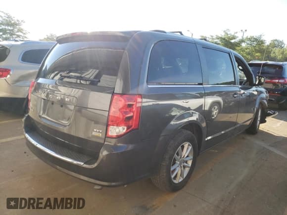 ✅ 2019 Dodge Grand Caravan SXT • VIN: 2C4RDGCG2KR718316 • Лот: 55643302. Опубликован ранее на Copart с пробегом 162 659 миль. Бесплатный доступ к архиву аукционных продаж из США и подробный отчёт об истории автомобиля на DreamBid. Изображение 4.