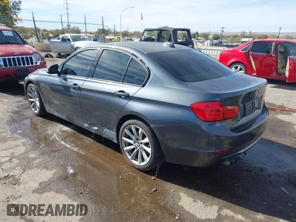 ✅ 2012 BMW 3 Series 328i • VIN: WBA3A5G51CNN65807 • Lot: 43680062. Listed on IAAI with 102,000 mi. Free auction sales archive from the USA and detailed vehicle history report at DreamBid. Image 3.