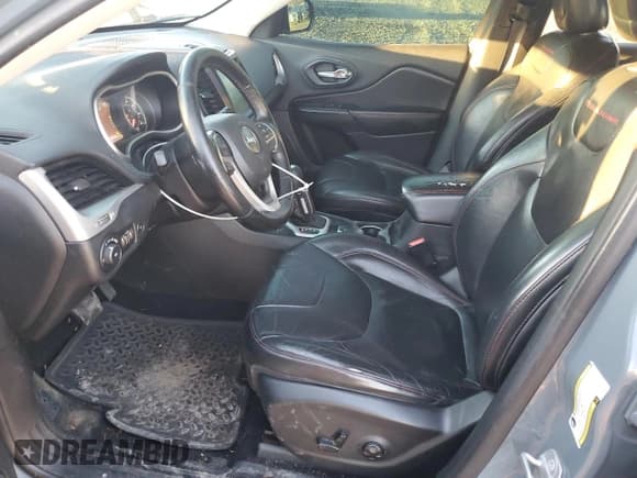 ✅ 2014 Jeep Cherokee Trailhawk • VIN: 1C4PJMBS8EW180494 • Lot: 91370105. Wystawiony na Copart z przebiegiem 178 754 mil. Bezpłatny archiwum sprzedaży aukcyjnych z USA i szczegółowy raport historii pojazdu na DreamBid. Zdjęcie 7.