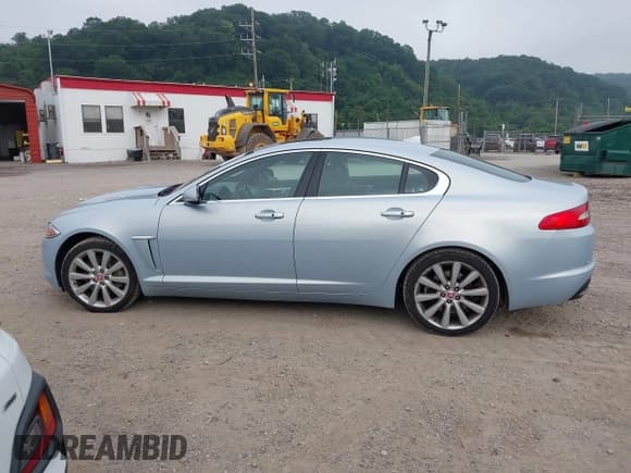 ✅ 2014 Jaguar XF SC • VIN: SAJWJ0EF3E8U13643 • Lot: 42689727. Wystawiony na IAAI z przebiegiem 47 560 mil. Bezpłatny archiwum sprzedaży aukcyjnych z USA i szczegółowy raport historii pojazdu na DreamBid. Zdjęcie 14.