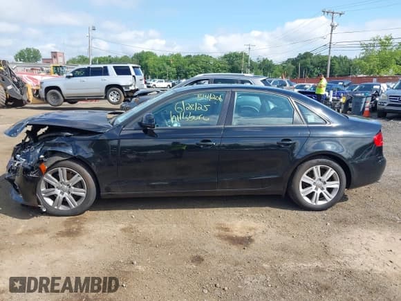 ✅ 2009 Audi A4 Premium • VIN: WAULF78K49N052853 • Lot: 42673425. Listed on IAAI with 173,172 mi. Free auction sales archive from the USA and detailed vehicle history report at DreamBid. Image 14.