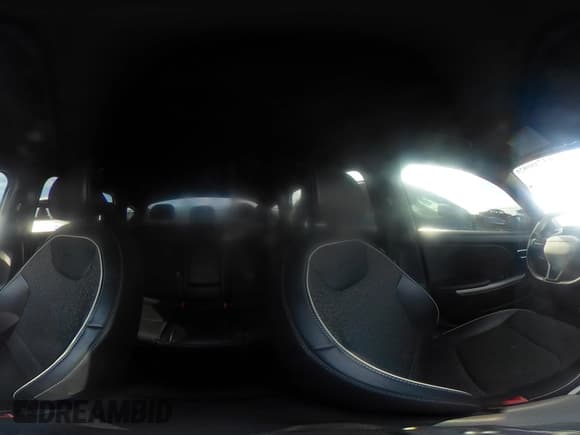 ✅ 2025 Kia K4 GT-Line • VIN: 3KPFW4DE9SE124011 • Lot: 43700928. Wystawiony na IAAI z przebiegiem 20 900 mil. Bezpłatny archiwum sprzedaży aukcyjnych z USA i szczegółowy raport historii pojazdu na DreamBid. Zdjęcie 18.