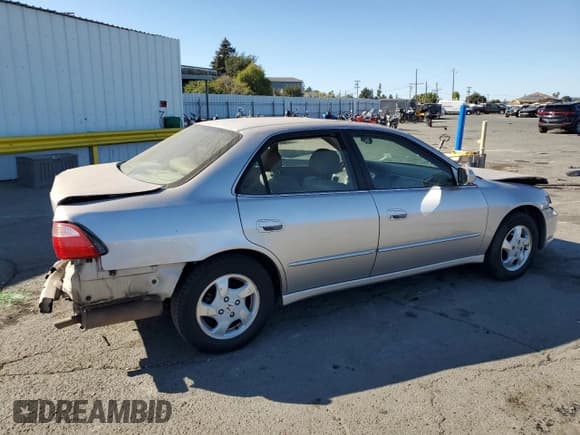 ✅ 1999 Honda Accord EX • VIN: JHMCG6679XC027544 • Лот: 68949985. Опубликован ранее на Copart с пробегом 200 875 миль. Бесплатный доступ к архиву аукционных продаж из США и подробный отчёт об истории автомобиля на DreamBid. Изображение 3.