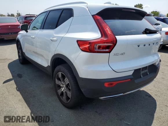 ✅ 2019 Volvo XC40 Inscription • VIN: YV4162UL5K2069273 • Lot: 64912823. Listed on Copart with 8,553 mi. Free auction sales archive from the USA and detailed vehicle history report at DreamBid. Image 2.