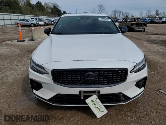 ✅ 2023 Volvo S60 • VIN: 7JRL12TT0PG240826 • Lot: 54539035. Wystawiony na Copart z przebiegiem 46 083 mil. Bezpłatny archiwum sprzedaży aukcyjnych z USA i szczegółowy raport historii pojazdu na DreamBid. Zdjęcie 5.