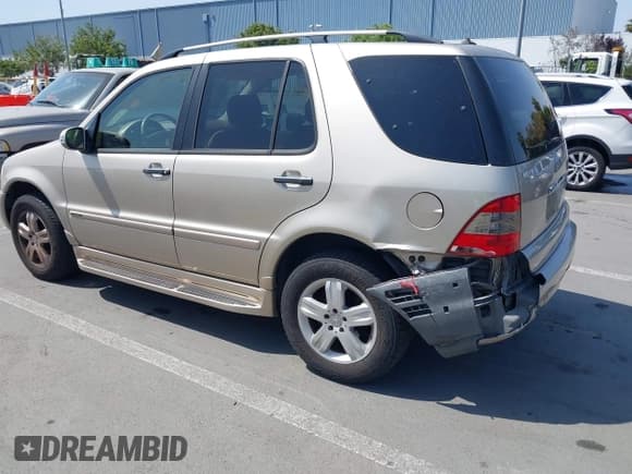 ✅ 2005 Mercedes-Benz M 350 • VIN: 4JGAB57E65A546957 • Лот: 42430337. Опубликован ранее на IAAI с пробегом 115 884 миль. Бесплатный доступ к архиву аукционных продаж из США и подробный отчёт об истории автомобиля на DreamBid. Изображение 6.