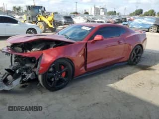 ✅ 2018 Chevrolet Camaro 2SS • VIN: 1G1FH1R70J0102272 • Лот: 81921935. Опубликован ранее на Copart с пробегом 82 322 миль. Бесплатный доступ к архиву аукционных продаж из США и подробный отчёт об истории автомобиля на DreamBid. Изображение 1.