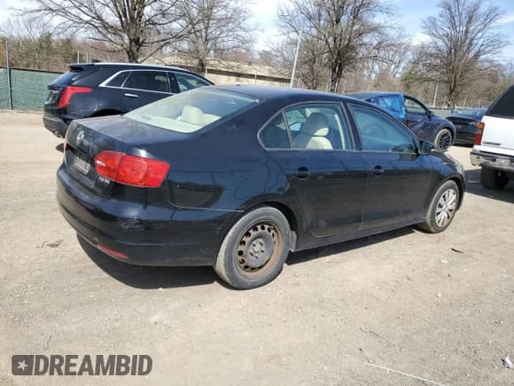 ✅ 2011 Volkswagen Jetta SE • VIN: 3VWDX7AJ0BM349184 • Lot: 49709535. Listed on Copart with 231,832 mi. Free auction sales archive from the USA and detailed vehicle history report at DreamBid. Image 3.