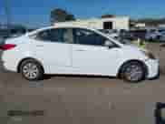 2016 Hyundai Accent SE z VIN KMHCT4AE8GU158848, wystawiony jako IAAI lot #43408709 z przebiegiem 144 380 mil mil oraz . Historia ofert i sprzedaży dostępna na DreamBid. Obrazek 13.