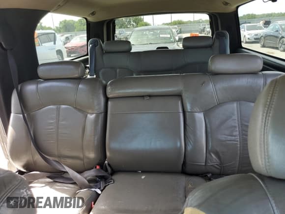 ✅ 2000 Chevrolet Suburban LS • VIN: 3GNEC16T6YG218513 • Lot: 60516974. Listed on Copart with Not provided. Free auction sales archive from the USA and detailed vehicle history report at DreamBid. Image 10.