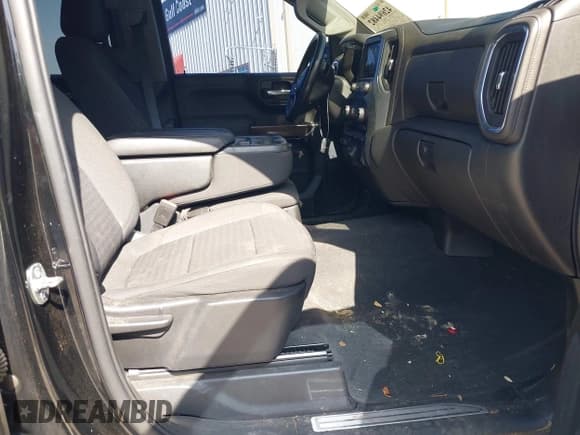 ✅ 2021 Chevrolet Silverado 1500 RST • VIN: 1GCUYEEDOMZ414772 • Lot: 42694482. Wystawiony na IAAI z przebiegiem 47 696 mil. Bezpłatny archiwum sprzedaży aukcyjnych z USA i szczegółowy raport historii pojazdu na DreamBid. Zdjęcie 5.