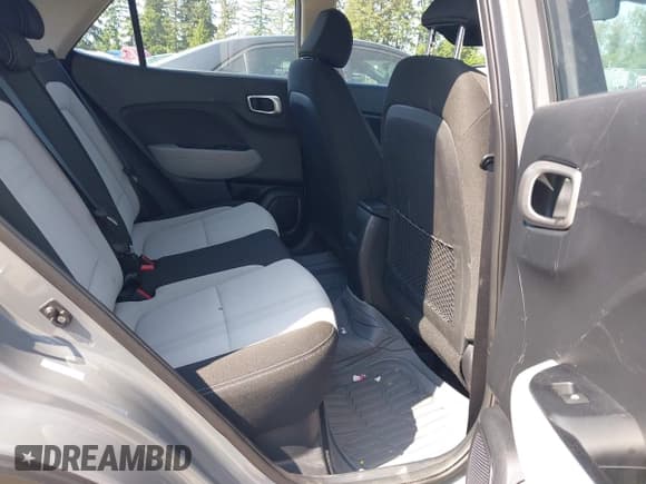 ✅ 2022 Hyundai Venue SEL • VIN: KMHRC8A34NU161274 • Lot: 42406706. Listed on IAAI with 9,500 mi. Free auction sales archive from the USA and detailed vehicle history report at DreamBid. Image 8.