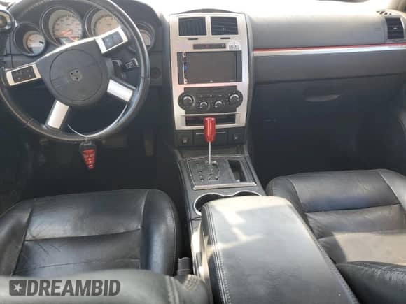 2008 Dodge Charger R/T с VIN 2B3KA53H98H308796, выставлен на аукционе Copart как лот 73600584 с пробегом 183 235 миль миль и Списание • Salvage title. История ставок и продаж доступна на DreamBid. Изображение 8.