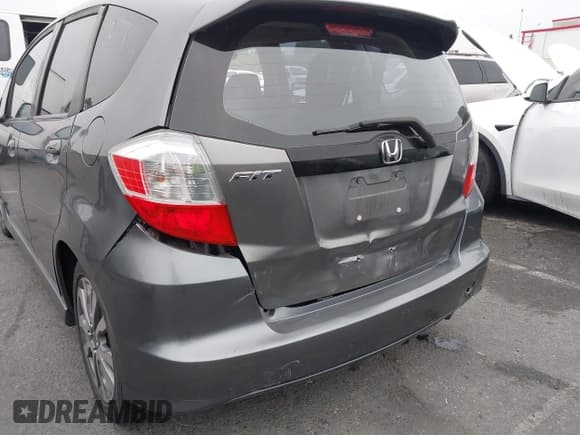 ✅ 2013 Honda Fit Sport • VIN: JHMGE8H67DC027092 • Лот: 43618841. Опубликован ранее на IAAI с пробегом 45 511 миль. Бесплатный доступ к архиву аукционных продаж из США и подробный отчёт об истории автомобиля на DreamBid. Изображение 6.