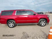 ✅ 2015 Chevrolet Suburban LT • VIN: 1GNSKJKC9FR146943 • Lot: 42941037. Wystawiony na IAAI z przebiegiem 250 883 mil. Bezpłatny archiwum sprzedaży aukcyjnych z USA i szczegółowy raport historii pojazdu na DreamBid. Zdjęcie 13.