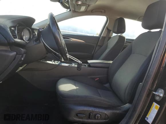 ✅ 2018 Buick Regal Preferred • VIN: W04GL6SX4J1068259 • Лот: 82686525. Опубликован ранее на Copart с пробегом 122 774 миль. Бесплатный доступ к архиву аукционных продаж из США и подробный отчёт об истории автомобиля на DreamBid. Изображение 7.